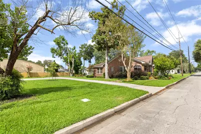 906 Higgins, Humble, TX 77338 - Photo 3