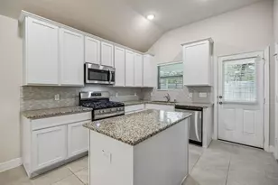 40704 Guillemont Ln, Magnolia, TX 77354 - Photo 11