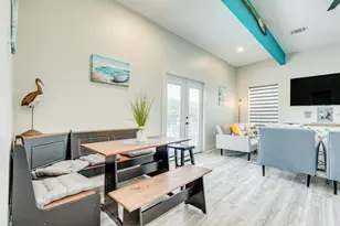 2827 B Ave Q, Galveston, TX 77550 - Photo 3