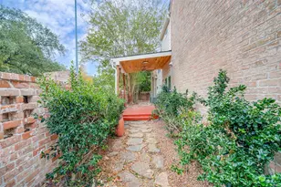 1037 Town Pl St, Houston, TX 77057 - Photo 33