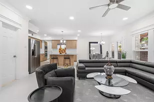 1037 Town Pl St, Houston, TX 77057 - Photo 9