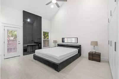 1037 Town Place Street, Houston, TX 77057 - Photo 17