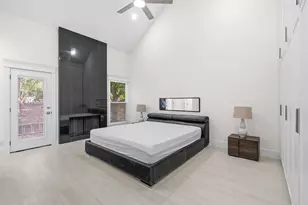 1037 Town Pl St, Houston, TX 77057 - Photo 17