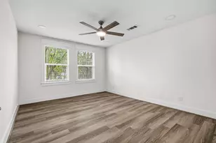 1037 Town Pl St, Houston, TX 77057 - Photo 29