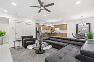 1037 Town Pl St, Houston, TX 77057 - Photo 7