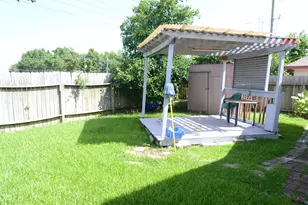 10807 Emery Dr, Houston, TX 77099 - Photo 9
