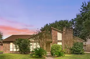 14915 Sun Harbor Dr, Houston, TX 77062 - Photo 1