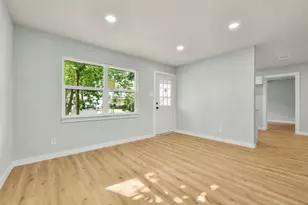 10705 Munn St, Houston, TX 77029 - Photo 5