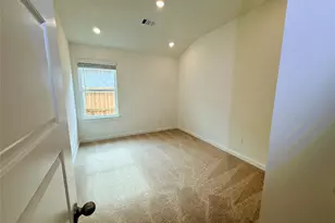 3202 Emerald Hills Dr, Angleton, TX 77515 - Photo 9