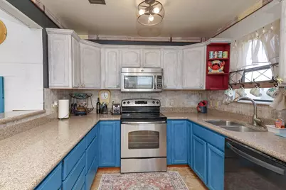 4702 Bayou Lane, Hitchcock, TX 77563 - Photo 9