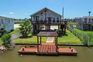4702 Bayou Ln, Hitchcock, TX 77563 - Photo 1