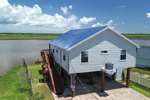 4702 Bayou Ln, Hitchcock, TX 77563 - Photo 5