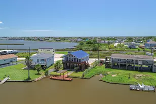 4702 Bayou Ln, Hitchcock, TX 77563 - Photo 9