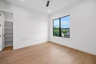 1325 W 22nd St, Houston, TX 77008 - Photo 15