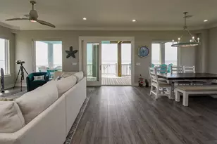 3125 Bay Rdg Dr, Palacios, TX 77465 - Photo 9