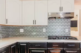 2206 Roman Forest Blvd, New Caney, TX 77357 - Photo 9