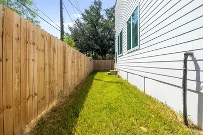 2303 Staples Street, Houston, TX 77026 - Photo 33
