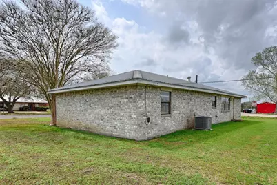 311 Klesel Street, Schulenburg, TX 78956 - Photo 5