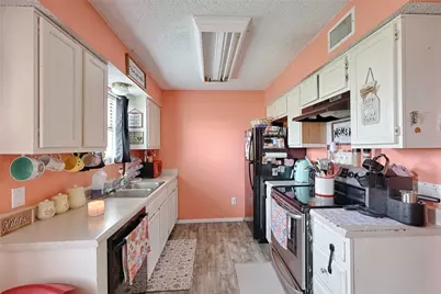 311 Klesel Street, Schulenburg, TX 78956 - Photo 11