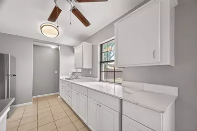 11927 Flushing Meadows Drive, Houston, TX 77089 - Photo 9