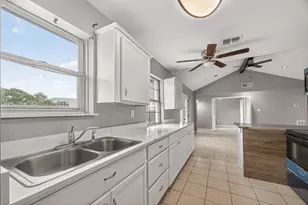 11927 Flushing Meadows Dr, Houston, TX 77089 - Photo 11