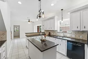 29 Tanager Trail, The Woodlands, TX 77381 - Photo 5