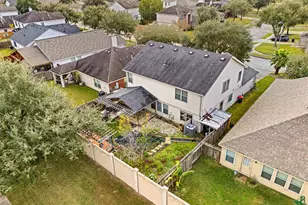 16326 Virginia Grace Dr, Sugar Land, TX 77498 - Photo 27