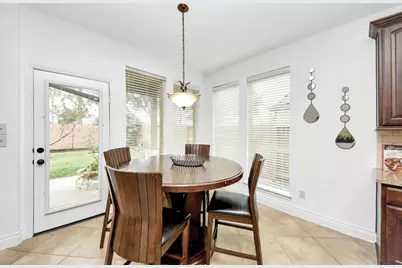 2910 Silhouette Bay, Pearland, TX 77584 - Photo 9