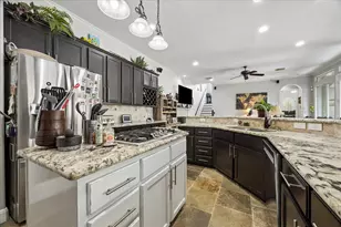 5920 Ruby Dr, Pearland, TX 77581 - Photo 9