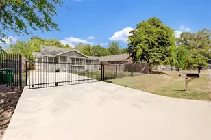 8709 Knox St, Houston, TX 77088 - Photo 1