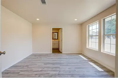 8709 Knox Street, Houston, TX 77088 - Photo 17
