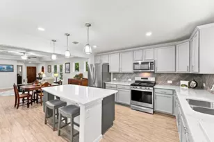 201 Flaxen Chestnut, The Woodlands, TX 77382 - Photo 3