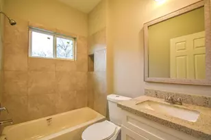 7941 Sparta St, Houston, TX 77028 - Photo 23