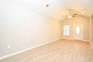 7941 Sparta St, Houston, TX 77028 - Photo 7