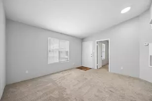 1660 W T C Jester Blvd, Houston, TX 77008 - Photo 3