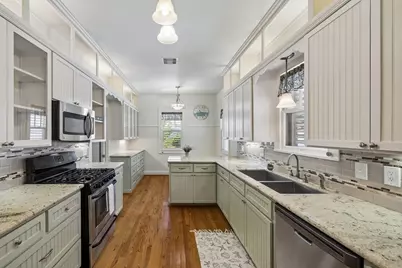 4606 Avenue N 1/2, Galveston, TX 77551 - Photo 7