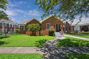 4606 Ave N 1/2, Galveston, TX 77551 - Photo 1