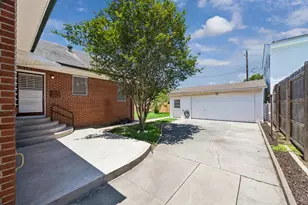 4606 Ave N 1/2, Galveston, TX 77551 - Photo 19