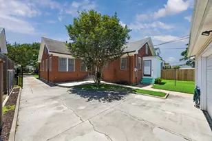 4606 Ave N 1/2, Galveston, TX 77551 - Photo 21