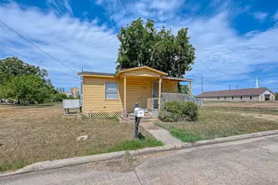 803 Mattie Street, Wharton, TX 77488 - Photo 3