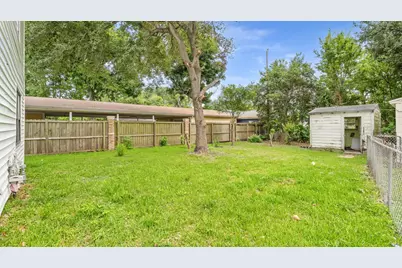 1225 3rd Avenue N, Texas City, TX 77590 - Photo 25