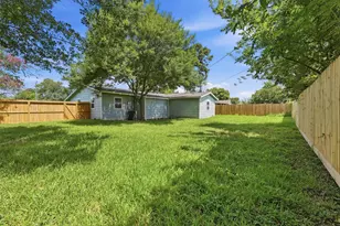 2281 Des Jardines St, Houston, TX 77023 - Photo 23