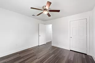 2281 Des Jardines St, Houston, TX 77023 - Photo 21