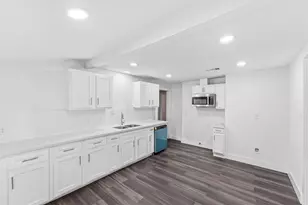 2281 Des Jardines St, Houston, TX 77023 - Photo 11