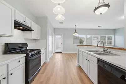 1613 Palcio Real Drive, Houston, TX 77047 - Photo 11