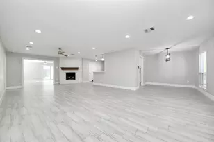 11214 Sagehaven Dr, Houston, TX 77089 - Photo 9