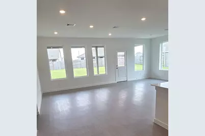 2507 Cantera Bluff Lane, Texas City, TX 77568 - Photo 11