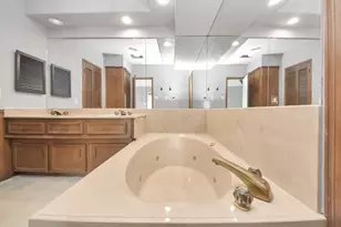 7510 Renmark Dr Ln, Houston, TX 77070 - Photo 13