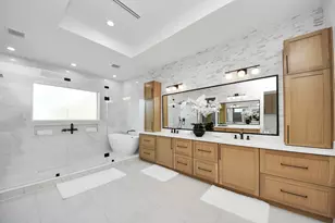 605 W Clay St, Houston, TX 77019 - Photo 29