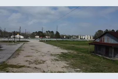 2200 Tallant Street, Baytown, TX 77520 - Photo 3